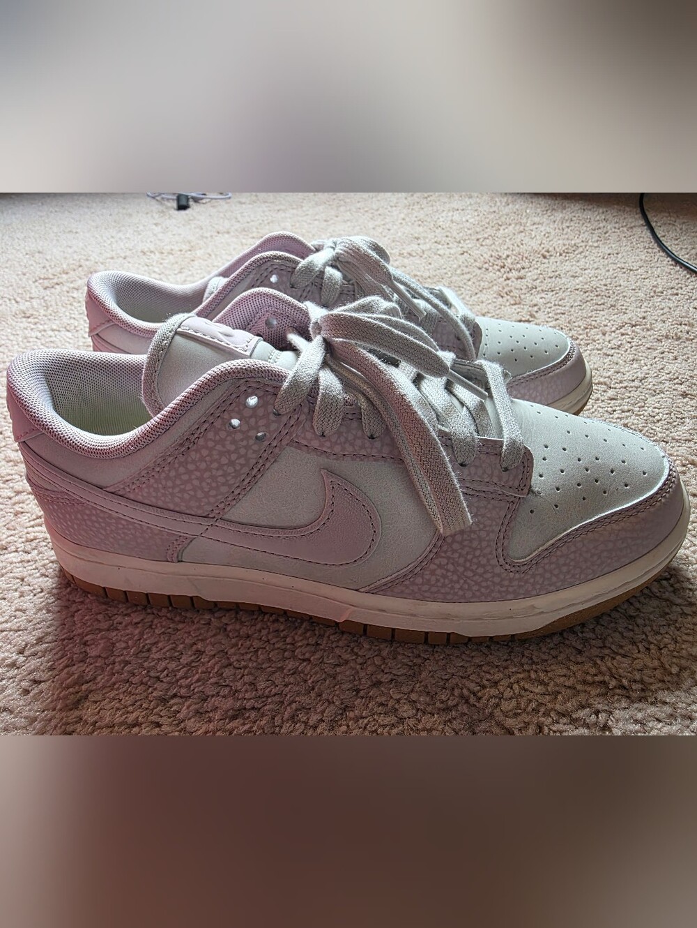 Women’s NIKE dunk low “Platinum Violet” sneakers 7